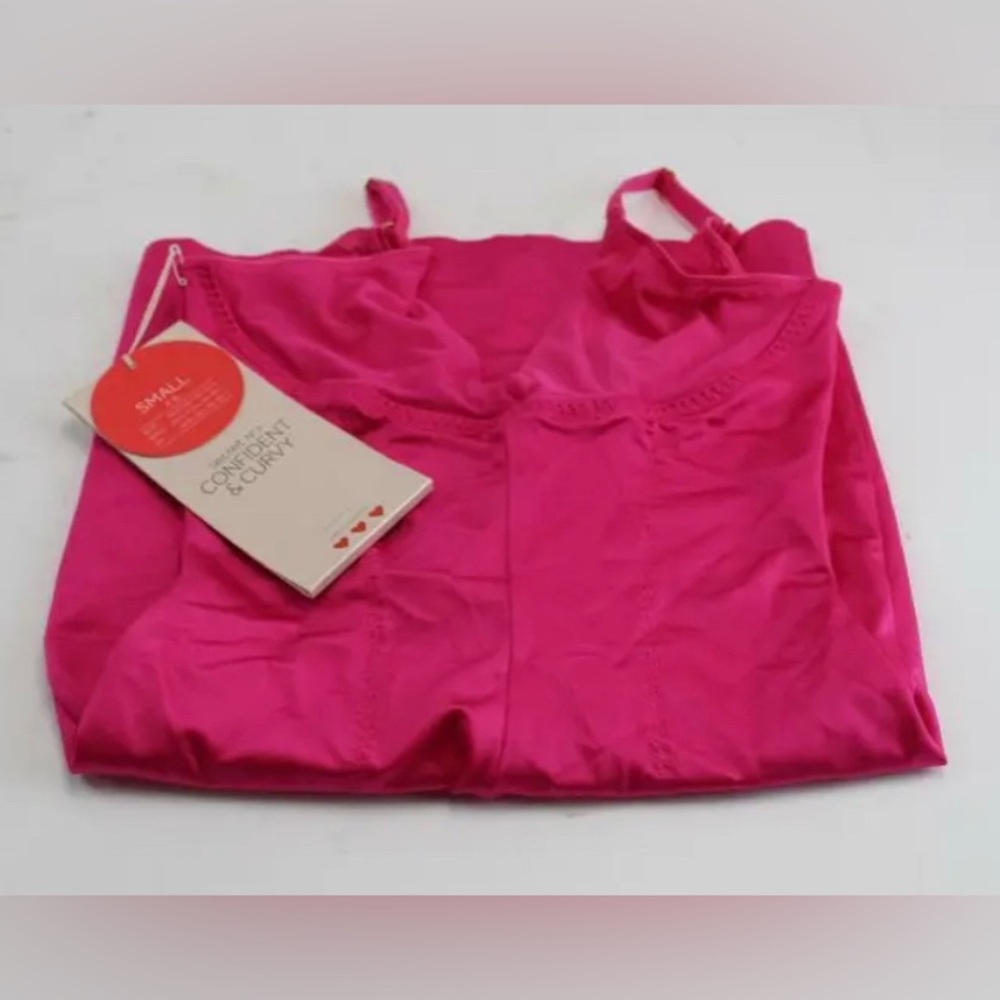 New with tag! Victoria Secret Slip On Lingerie Size S Small (Magenta)